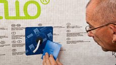 3. Manschette verkleben und fest anreiben